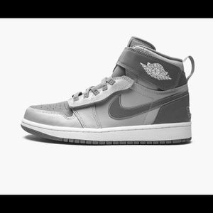 Air Jordan 1 FlyEase Grey
